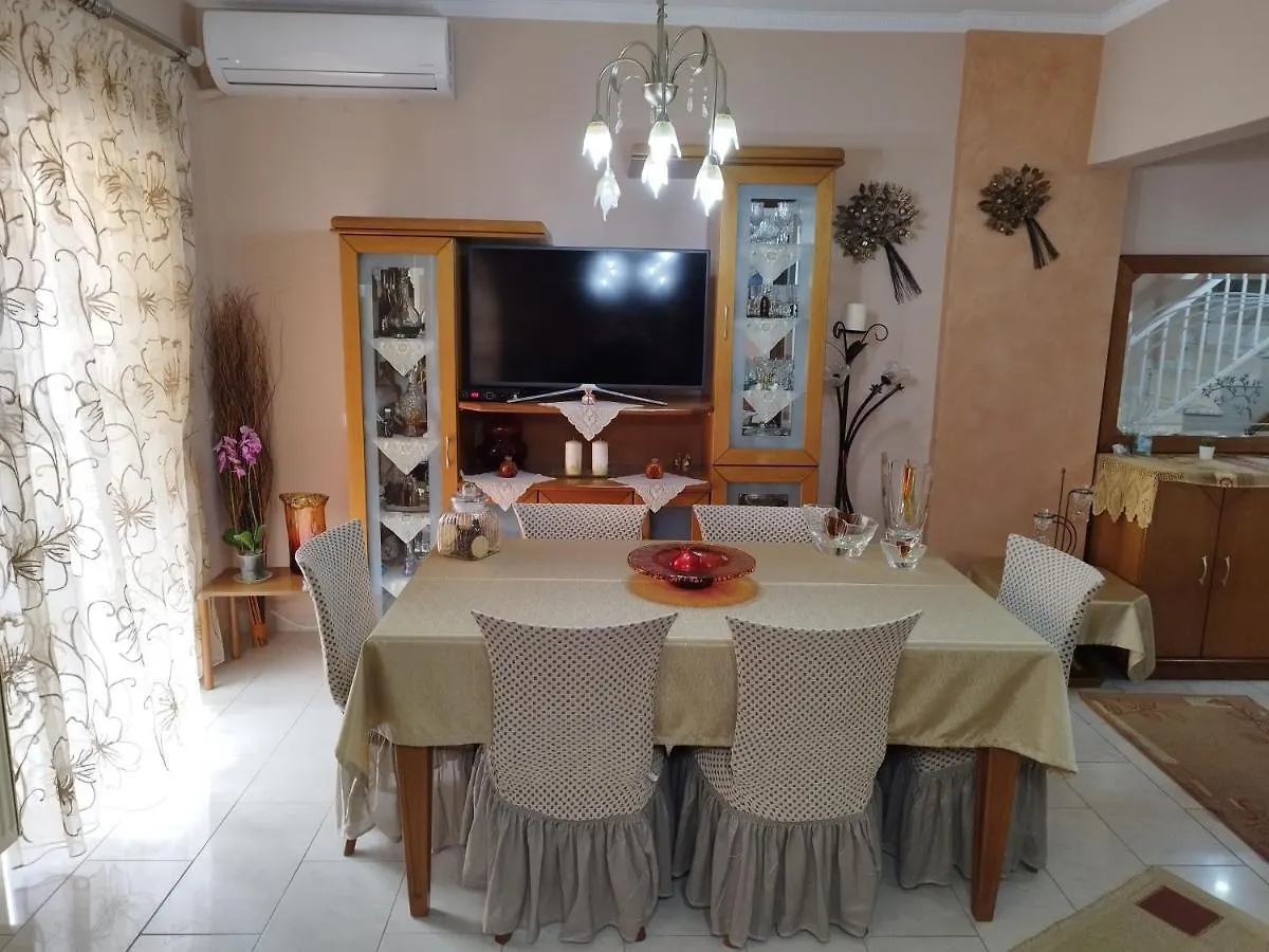Christina'S Home Sarti 0*,